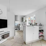 Hébergement de vacances Three-bedroom In *