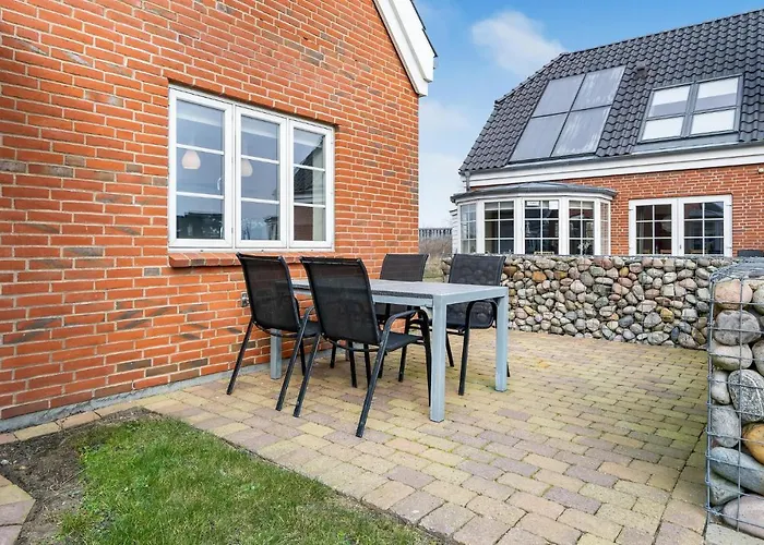 Ferienhaus Three-bedroom In *